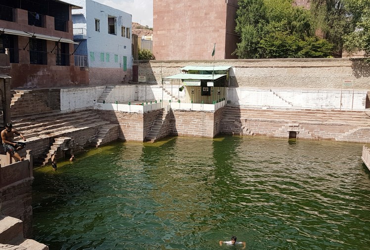 2018-10-27 04.29.21 1.jpg